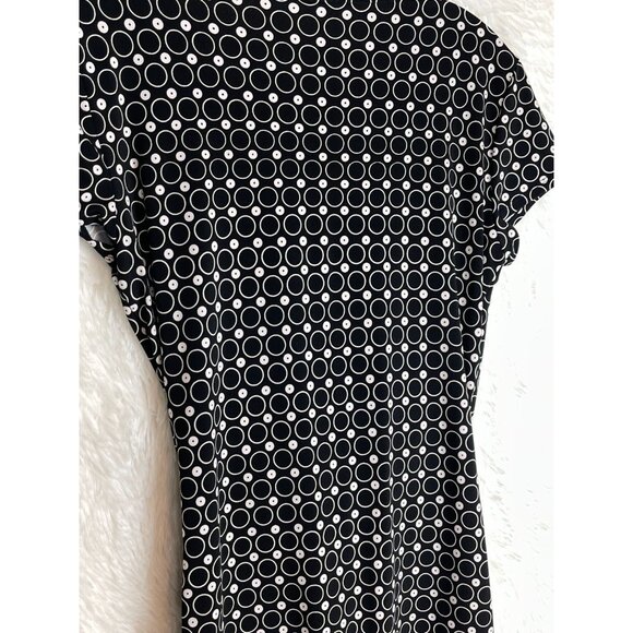 Worthington Stretch Medium Short Sleeve Black White Surplice Top Dots Circles - Picture 7 of 8